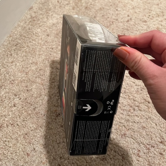 NIB RARE Limited Edition Yahoo! Branded Sol Republic Tracks V8 Headphones - Picture 4 of 4